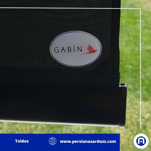 Toldería fina - toldo enrollable para exterior con logotipo gabin